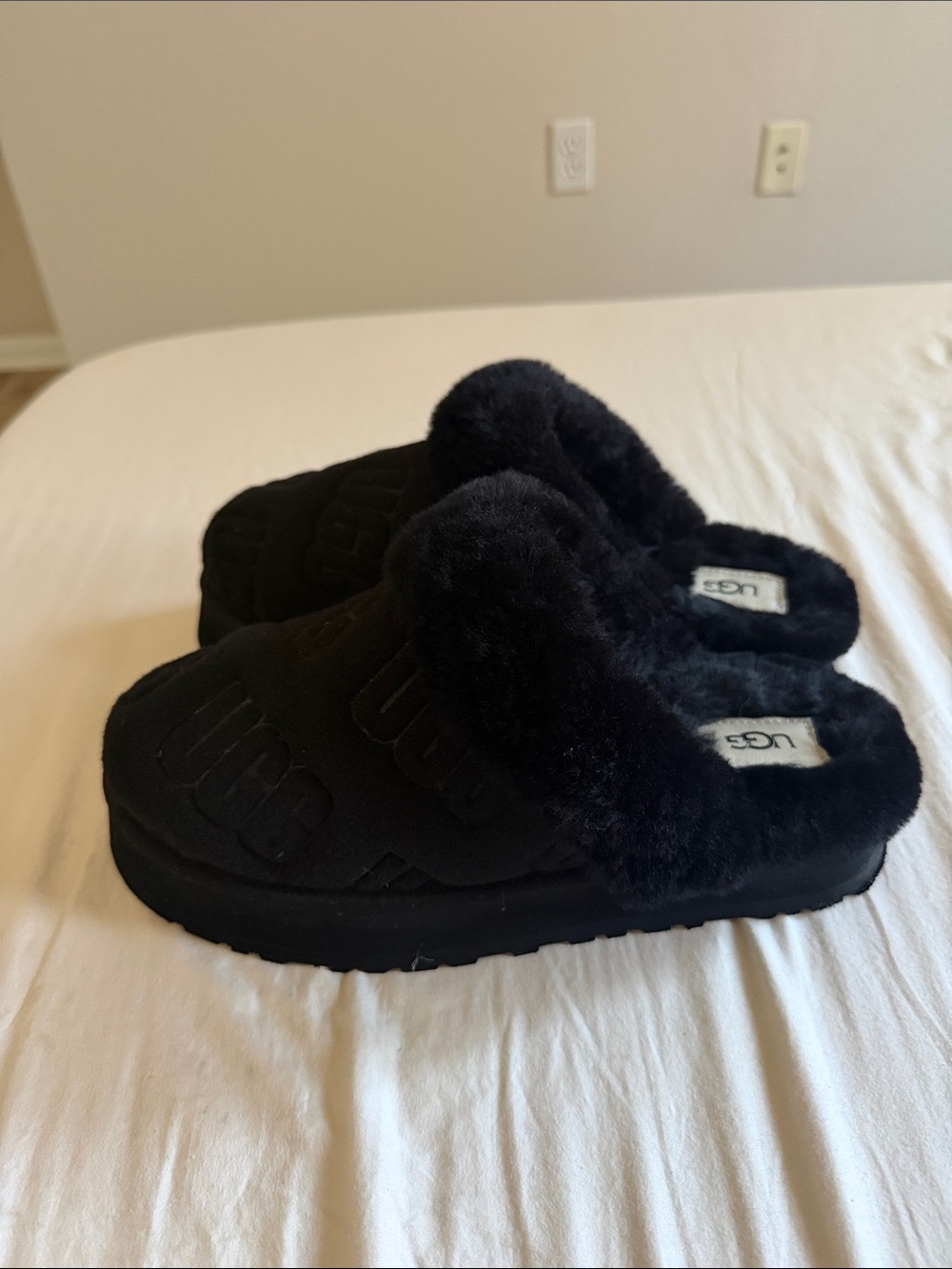 UGG Black Platform Logo Fur-Trim Slippers - Picture 4 of 6